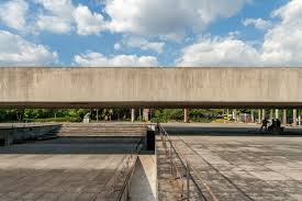 Mendes da rocha attended the universidade presbiteriana mackenzie college of architecture, graduating in 1954. Paulo Mendes Da Rocha Leonardo Finotti Mube Divisare