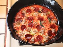 Use Your Cast Iron Pan And A Tortilla For Extra Crispy Pizza In Just 12 Minutes Cast Iron Skillet Pizza Tortilla Pizza Crispy Pizza