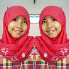 Pola ragam hias geometris bisa dilihat dari bentuknya yang berbentu persegi empat, zigzag, segitiga, garis silang, ataupun lingkaran. Contoh Gambar Ragam Hias Geometris Brainly Co Id