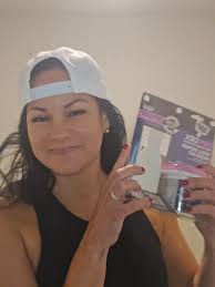 Spackle kit + Playlist = walls fixed! This kit is so easy-to-use and the  spackle changes from pink to white so you know exactly when it's dry. #diy  #homeimprovement #tools #empowerment