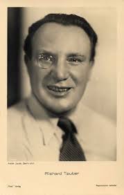 European Film Star Postcards: How to wear a monocle