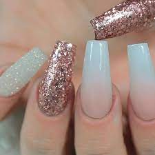 35 Gorgeous Rose Gold Nails Perfect For Any Event 2021 Guide Gold Nails Rose Gold Nails Glitter Rose Gold Nails
