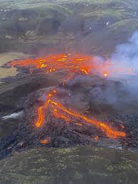 Iceland, located above a volcanic hotspot in the north atlantic, averages one eruption every four to five years. Afcnhugiwtppem