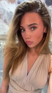 Beth Bingham's Instagram, Twitter & Facebook