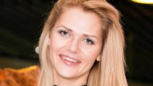 Stillen beim Frisör: Sara Kulka sorgt mit neuem Foto für Diskussionen