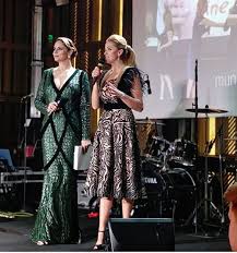 Noi suntem mai mult decât iubiţi. Andreea Marin Prima ApariÅ£ie OficialÄƒ Cu Iubitul Consul Superclipuri Com