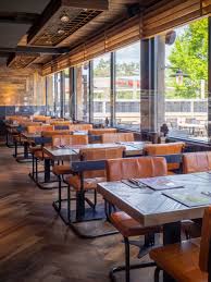 Plexiglas Scherm Op Voet Tegen Infectieziektes Kunststofplatenshop Nl In 2020 Scherm Restaurant Schermen