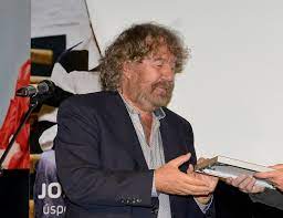 Pohádka spojuje a propojuje příběhy dvou drdových pohádek, o princezně, která hádala, až prohádala a o matějovi a majdalence, které pocházejí z knihy české pohádky. Zaplat Panbuh Dodnes Nevim Co Je To Deprese Rika Reziser Zdenek Troska Zpravy Hradecka Drbna Zpravy Z Hradce A Okoli