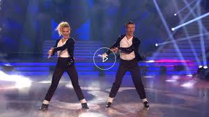 Professional dancers try the fortnite dance challenge • professionals play. Alona Tanzt Als Profitanzerin Bei Let S Dance Tsc Alemana Puchheim