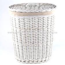Our beautiful flat lidded laundry baskets are hand woven in senegal, making each basket a unique thing of beauty. Round White Wicker Laundry Basket With Liner And Lid Global Sources
