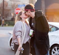 Hilary duff planned a natural home birth for her daughter: Hilary Duff Und Matthew Koma Sind Neulich Verlobt Geworden