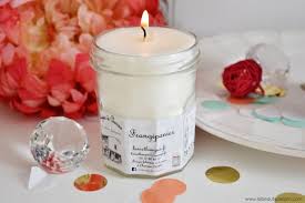 Les bougies sont confectionnées à la main, à l'aide de matières ces bougies en pots sont déclinées en plus d'une centaine de parfums. La Beaute De Lam Blog Beaute Bien Etre Culture Et Gourmandise Les Bougies De Charroux Coffret 10e Anniversaire