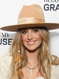 Lainey Wilson's viral bikini moment