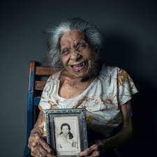 Nuud ma kuki kutsun,nuud ma kuki tutsum tansule. und mich vorab für den ohrw. Frauen Ab 50 Pedro Oliveira Zeigt Die Schonheit Im Alter Brigitte De