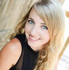 Jessica Davitt's Instagram, Twitter & Facebook