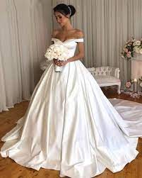 Classic wedding dresses are designed to never go out of style and come in a wide range of timeless. Pin On Abiti Da Sposa