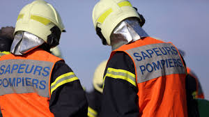 Photo Deux enfants hospitaliss aprs un accrochage entre un camping ...