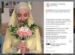 #42 if i could tell santa what to give you, it would be happiness. Bella Dally Akui Sudah Bertunang Dengan Ahli Perniagaan