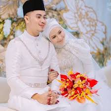 Itulah beberapa karakteristik kepribadian yang biasa dimiliki anak bungsu. 8 Sebab Kenapa Anak Bongsu Lelaki Adalah Calon Terbaik Untuk Korang Remaja