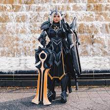 The iron maiden warrior is always a cool thematic. Pin On Cosplaymedaddy
