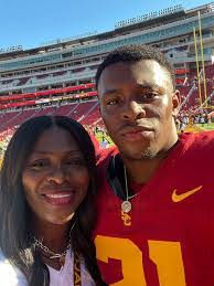 Marion Jackson's Instagram, Twitter & Facebook