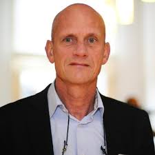 Maurice Clement hoofd Landelijk Toezicht & Economische Handhaving directie  Grote Ondernemingen bij de Belastingdienst