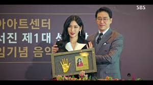 Shin su ryeon exposes the vice minister of education. Recap And Review Penthouse Season 3 Episode 6 Everyone S Insane Everyone S Gone Insane Dryedmangoez Com