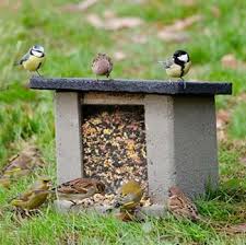 Bodenfuttersilo Vogelfutter Futterhaus Futterstation
