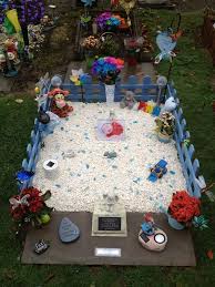 Image Result For Baby Grave Idea Gravesite Decorations Cemetery Decorations Grave Decorations