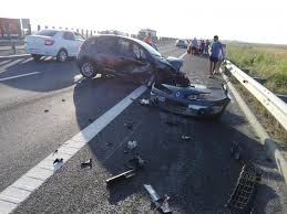 Sâmbătă (5 noiembrie), a avut loc un accident grav pe autostrada soarelui, în jurul orei 08:42. Accident Rutier Pe Autostrada Soarelui O MasinÄƒ A Ajuns Pe Balustrada Dintre Sensuri