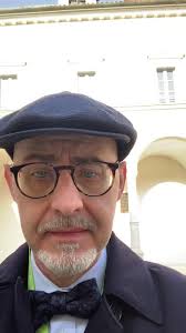 🎓 Per il mio progetto di tesi magistrale sul Virtual Retail, ho bisogno di  solo 2 minuti del tuo tempo!