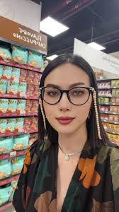 Melinda Kantor's Instagram, Twitter & Facebook