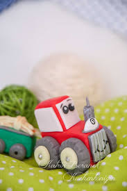 | vielen dank an das team von. Kleiner Roter Traktor Fondant Cake Topper Tutorial