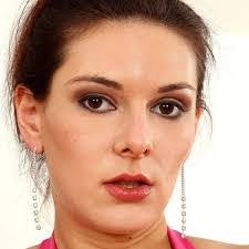 Anita Rennie's Instagram, Twitter & Facebook