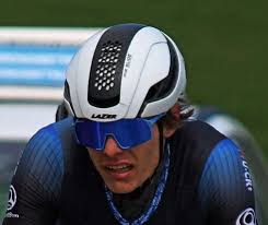 Toby Perry from Ashford moves from Equipo La Tova