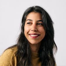 Claudia Hatch's Instagram, Twitter & Facebook