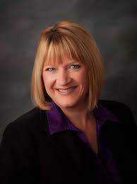 Lori Lyon's Instagram, Twitter & Facebook