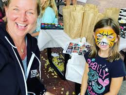 Such a great Movie Night last night thanks to Dumka Productions for an  outstanding production. We hope everyone had a great time! 😊👮‍♂️ Thank  you to our sponsors, Mix 94.1, Pizza Hut,