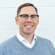 Carrie Backman's Instagram, Twitter & Facebook