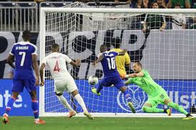 90'+3' david junior hoilett (canada) is shown the yellow card for a bad foul. Haiti Beats Canada 3 2 To Reach Concacaf Gold Cup Semifinals The Globe And Mail