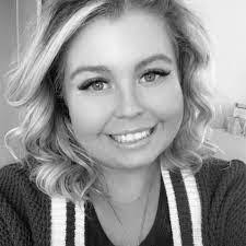 Jackie Macomber's Instagram, Twitter & Facebook