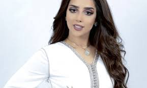 شاهد بالفيديو في اليوم الوطني الإماراتي الفنانة بلقيس تغني أغنية الفنان السوداني البربري الليلة يوم الهنا وتطلب من الجمهور السودان Fashion Necklace Jewelry