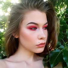 Tek renk far ile kolay ve mükemmel göz makyajı