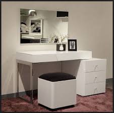 32 Elegant Modern Makeup Vanity With Drawers In 2020 Dressing Table Design Modern Vanity Table Minimalist Dressing Tables