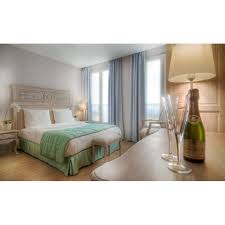 Vous pouvez ensuite vernir le bois pour sceller et protéger la peinture. Tete De Lit En Bois Massif Ceruse Au Magasin Deco Paris