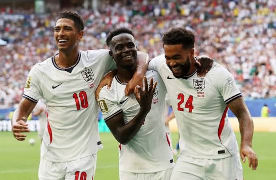 Webthethao.vn - HAT-TRICK CHO BUKAYO SAKA Lạnh lùng ghi bàn từ chấm phạt  đền, Saka hoàn tất hat-trick cho bản thân và nâng tỷ số lên 5-3 cho tuyển  Anh ở phút