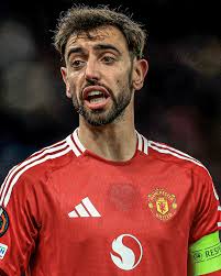 Would you rather have Lionel Messi or Cristiano Ronaldo as a team-mate? 🤔  🐐