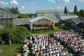 Due to the current situation there may be changes in the offer. Sommerkonzerte Mit Victoria Musik Unter Freiem Himmel Im Botanischen Garten Bgbm