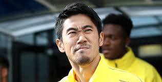 Jadon, standing on a chair: Bvb Kagawa Und Die Verlierer Unter Lucien Favre Bwin