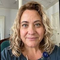 Donna Mariani's Instagram, Twitter & Facebook